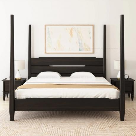 How a Solid Wood Platform Bed Enhances Both Comfort and Aesthetics